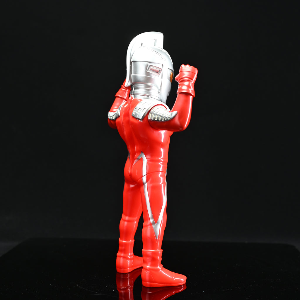 ULTRASEVEN (Appearance Pose)