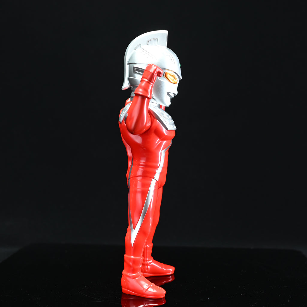 ULTRASEVEN (Appearance Pose)