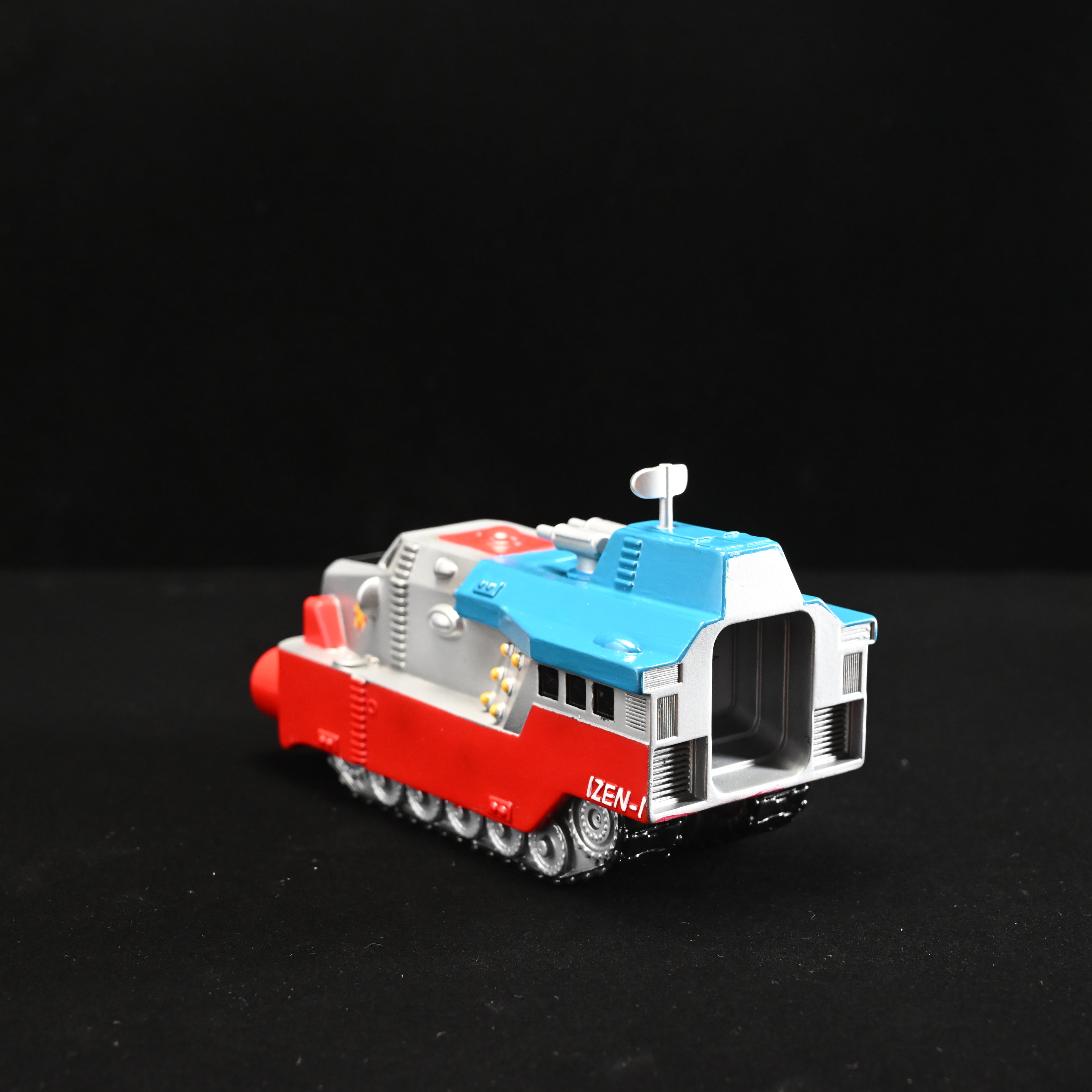 IZEN I and IZEN II Set Debut Colorway