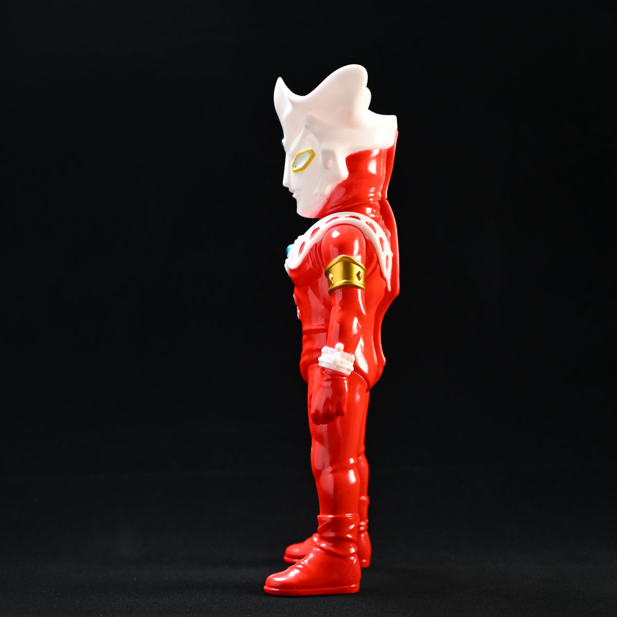 ULTRAMAN LEO GLow-in_Dark Colorway