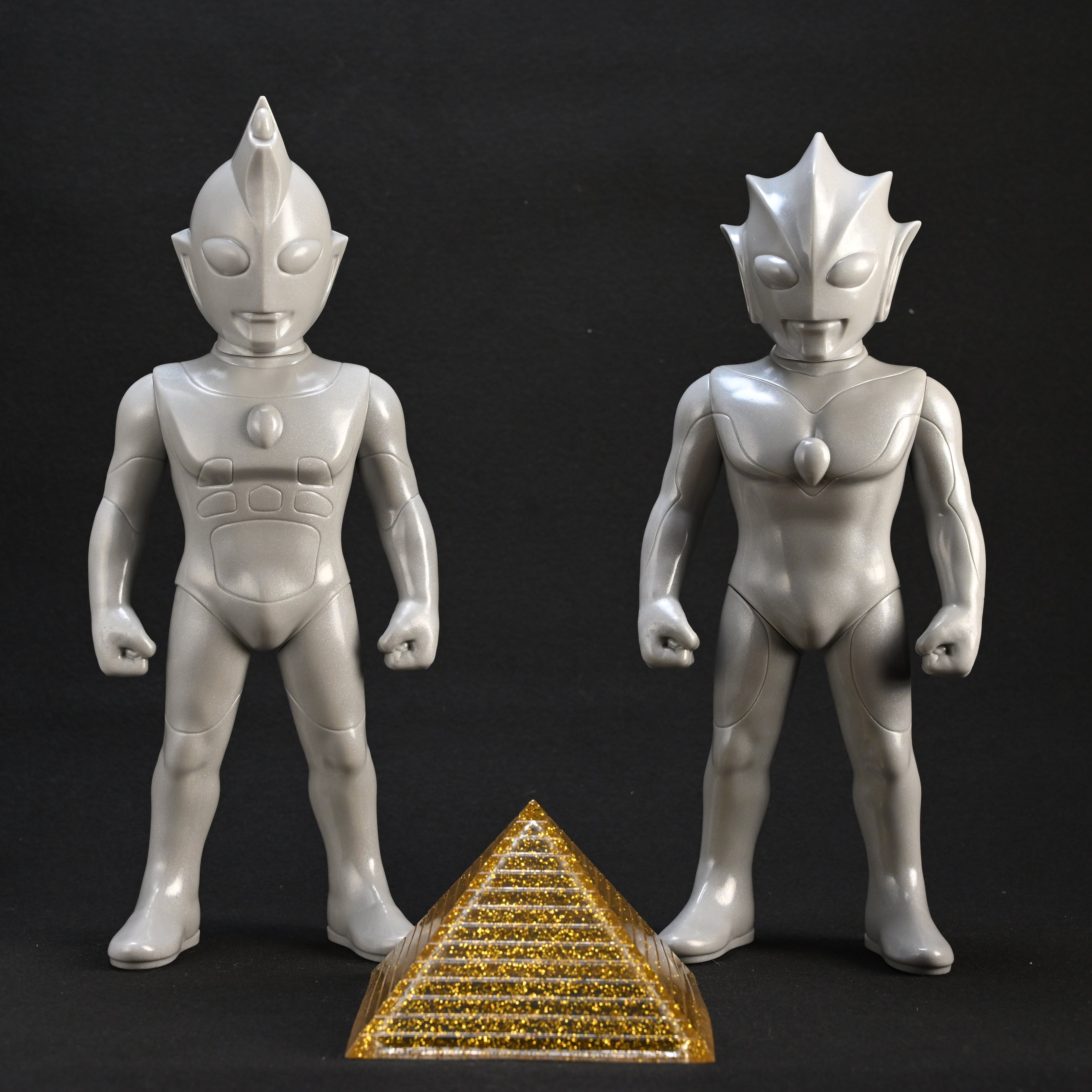 ANCIENT GIANTS OF LIGHT - Set of 2 (Tiga’s Companions)