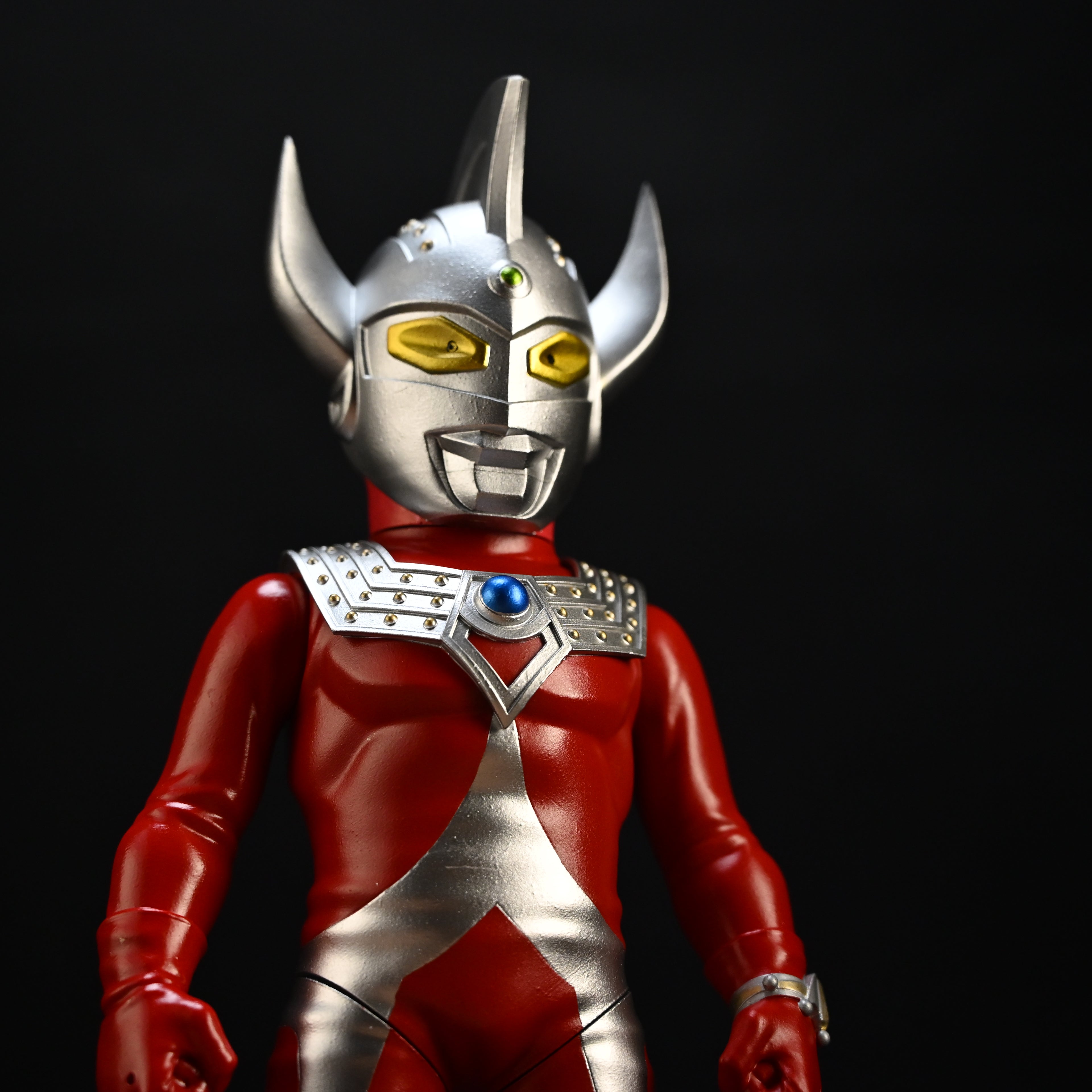ULTRAMAN TARO Debut Colorway