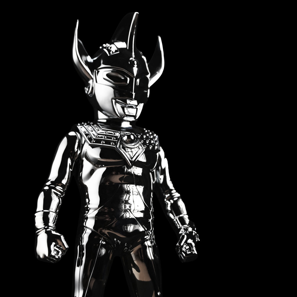 ULTRAMAN TARO Silver Chrome Version